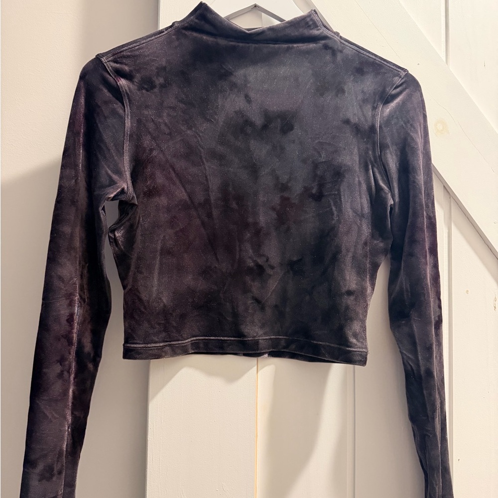 LuluLemon Velvet cropped long sleeve